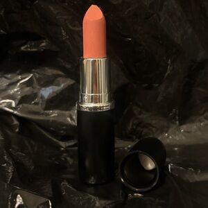M·A·CXIMAL *Most Popular* SILKY MATTE LIPSTICK- Cool Teddy
